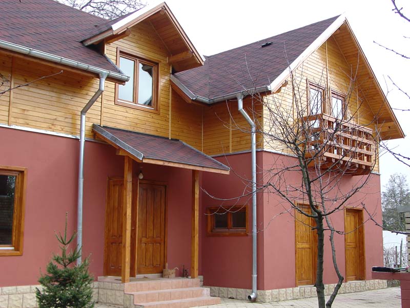 Casa din lemn Pucheni-Prahova